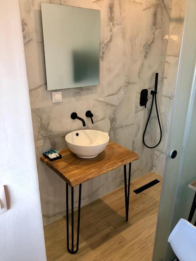 לריסוס Athonite All Seasons Luxury Suites מראה חיצוני תמונה