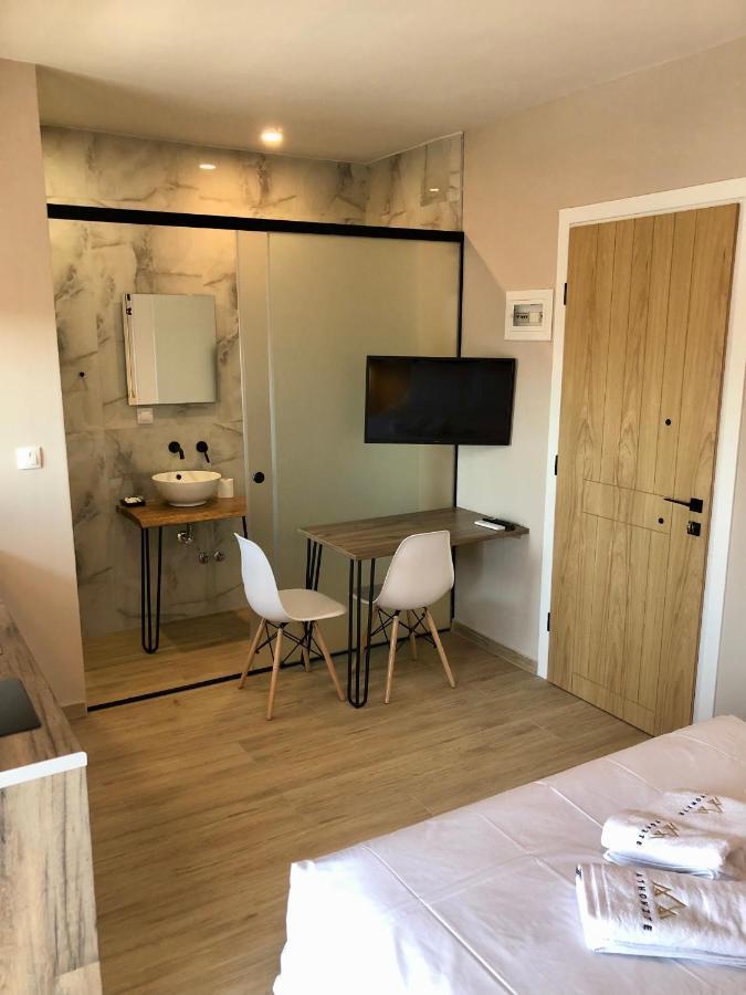 לריסוס Athonite All Seasons Luxury Suites מראה חיצוני תמונה