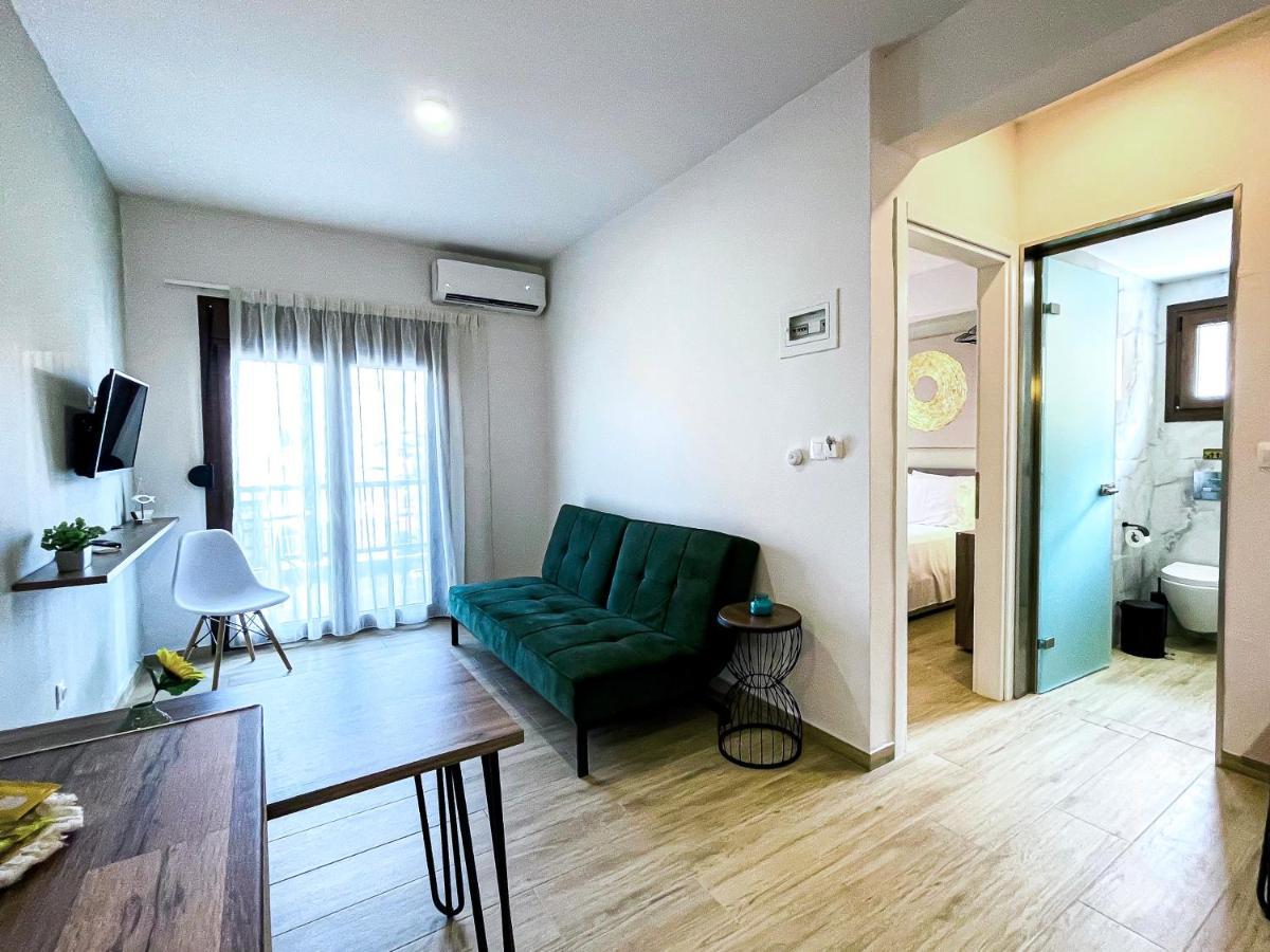 לריסוס Athonite All Seasons Luxury Suites מראה חיצוני תמונה