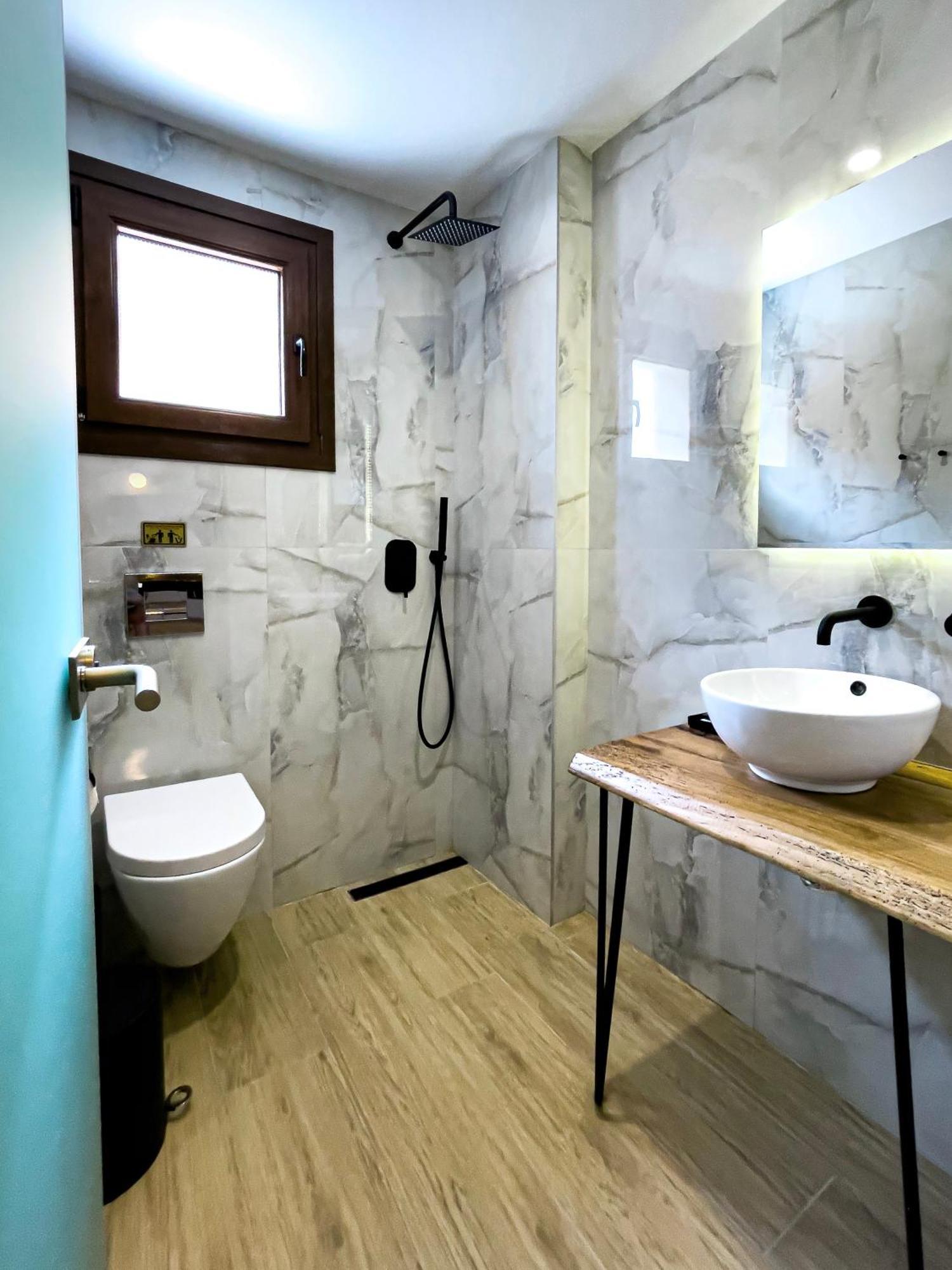 לריסוס Athonite All Seasons Luxury Suites מראה חיצוני תמונה