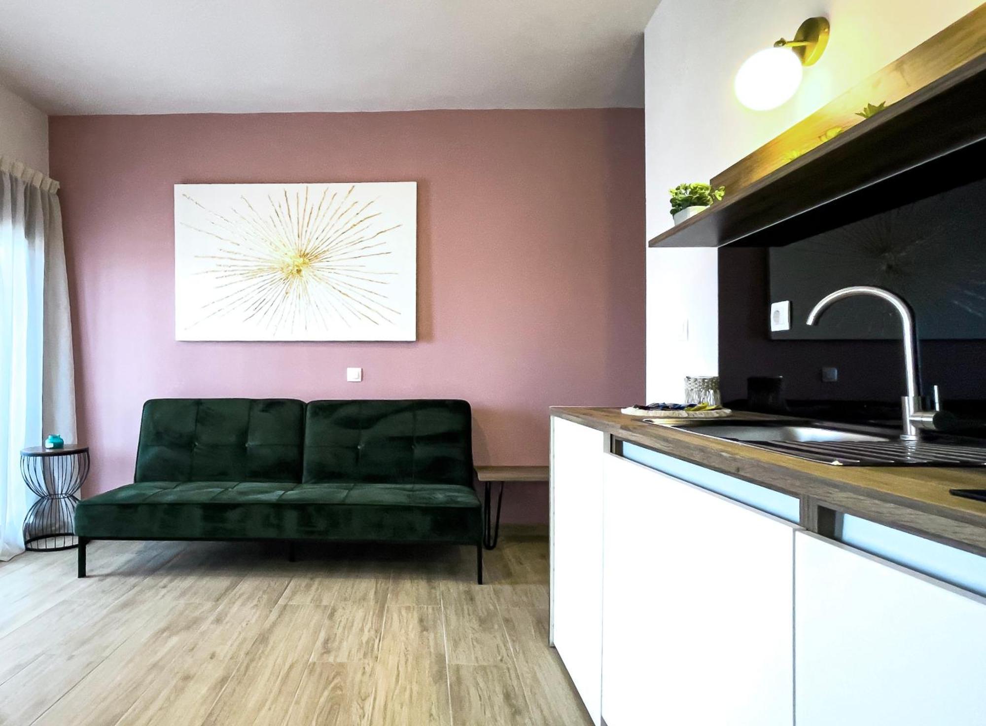 לריסוס Athonite All Seasons Luxury Suites מראה חיצוני תמונה