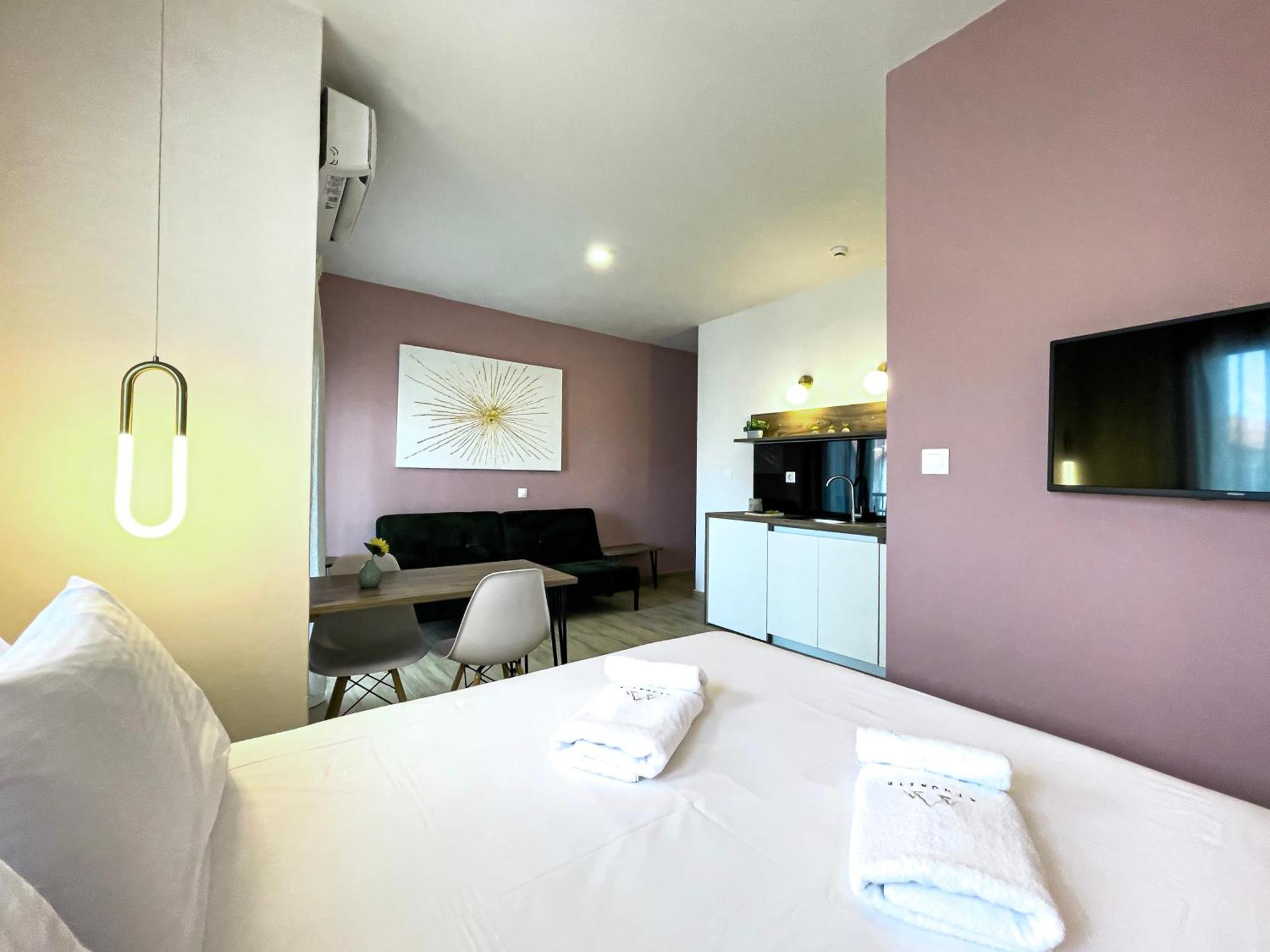 לריסוס Athonite All Seasons Luxury Suites מראה חיצוני תמונה