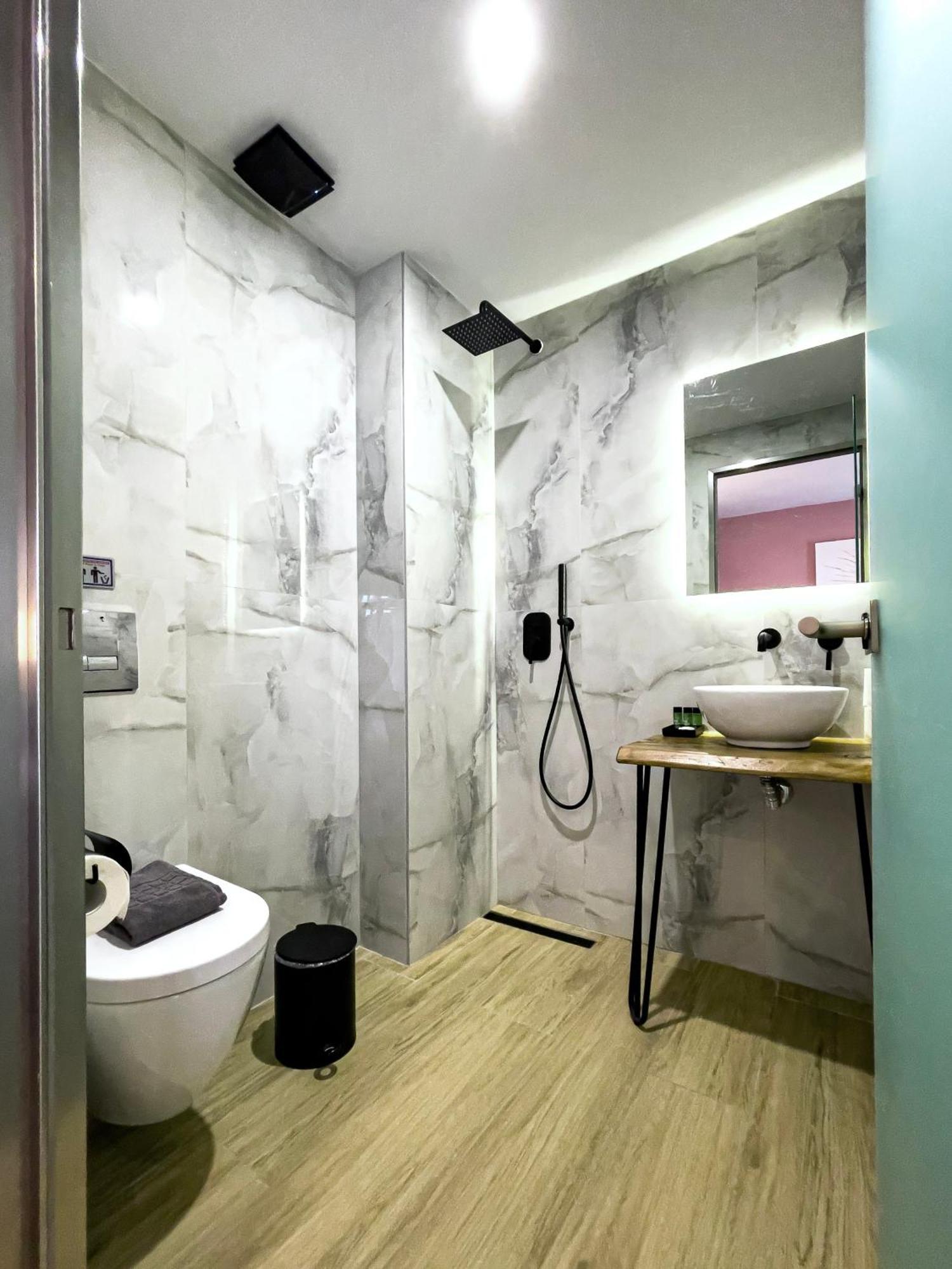 לריסוס Athonite All Seasons Luxury Suites מראה חיצוני תמונה