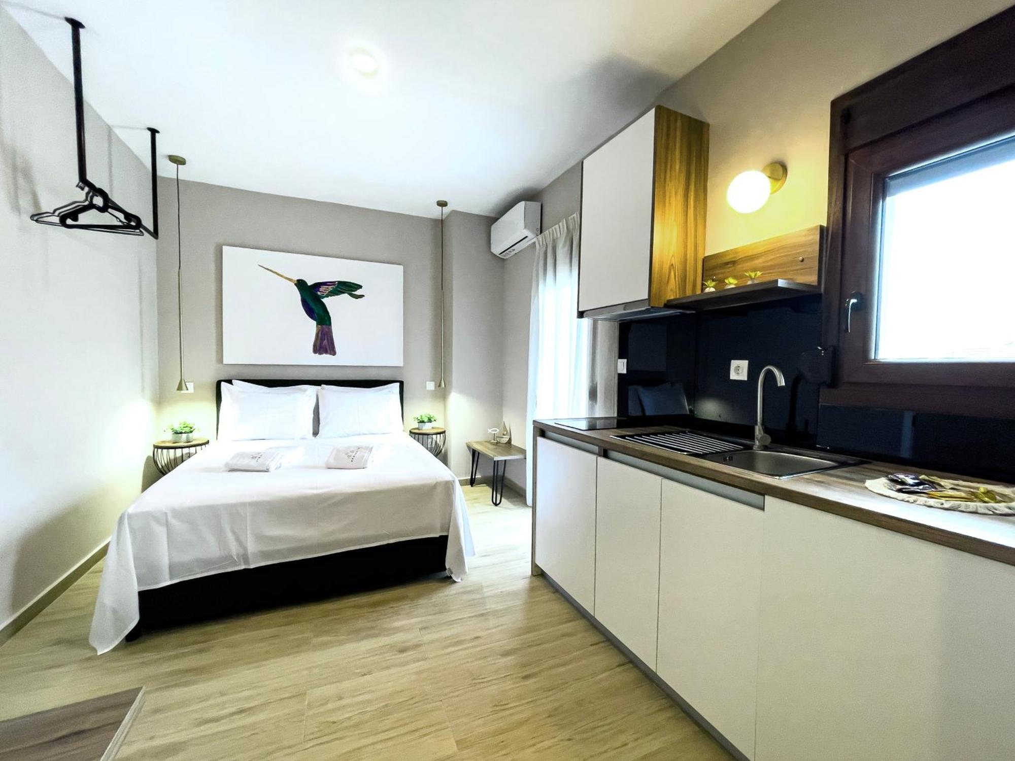 לריסוס Athonite All Seasons Luxury Suites מראה חיצוני תמונה