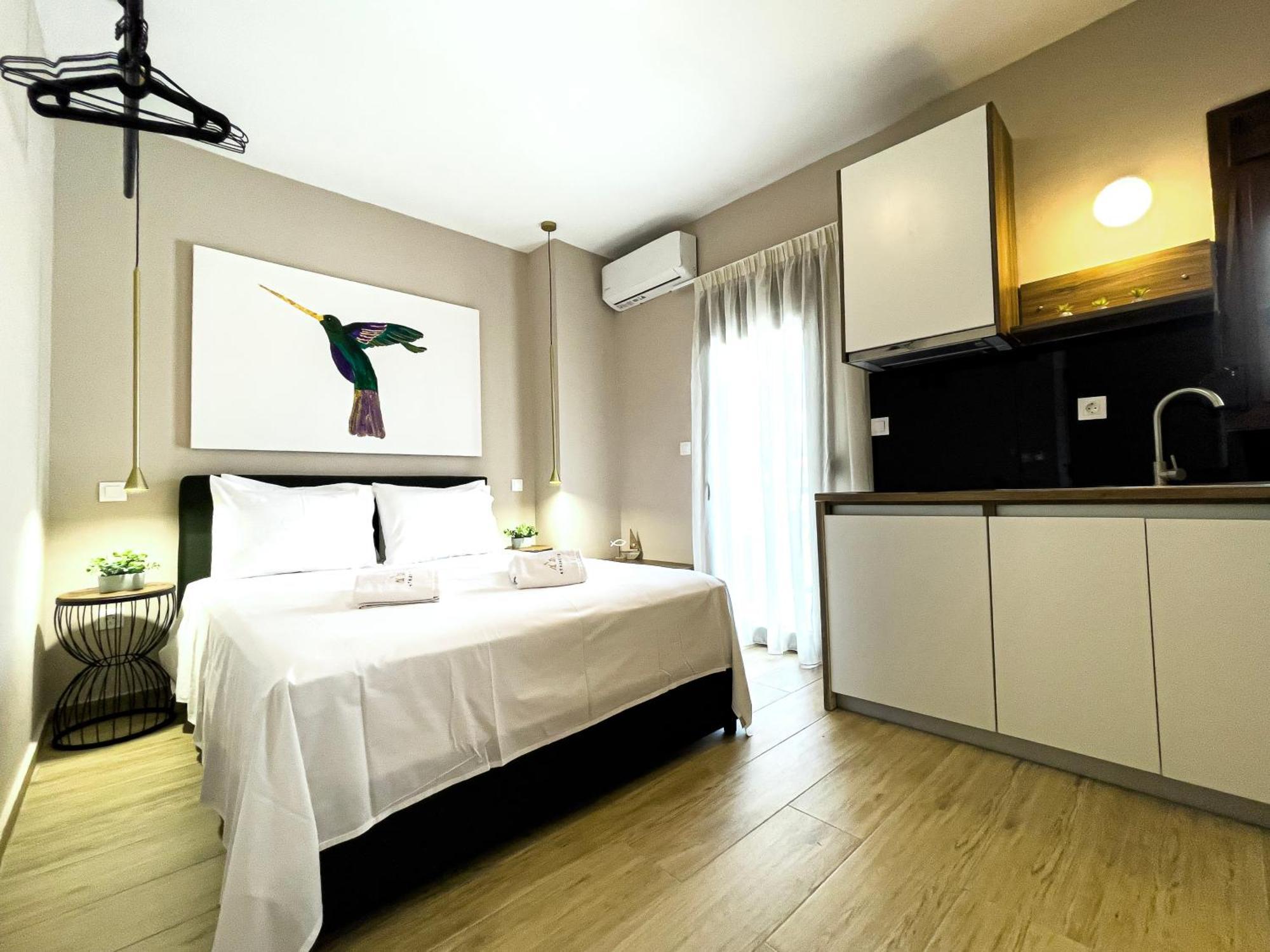 לריסוס Athonite All Seasons Luxury Suites מראה חיצוני תמונה